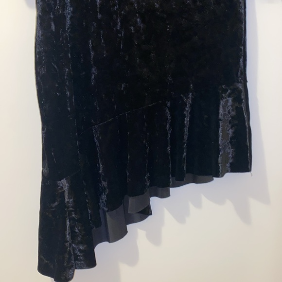 Black crushed velvet mini dress - Picture 2 of 4